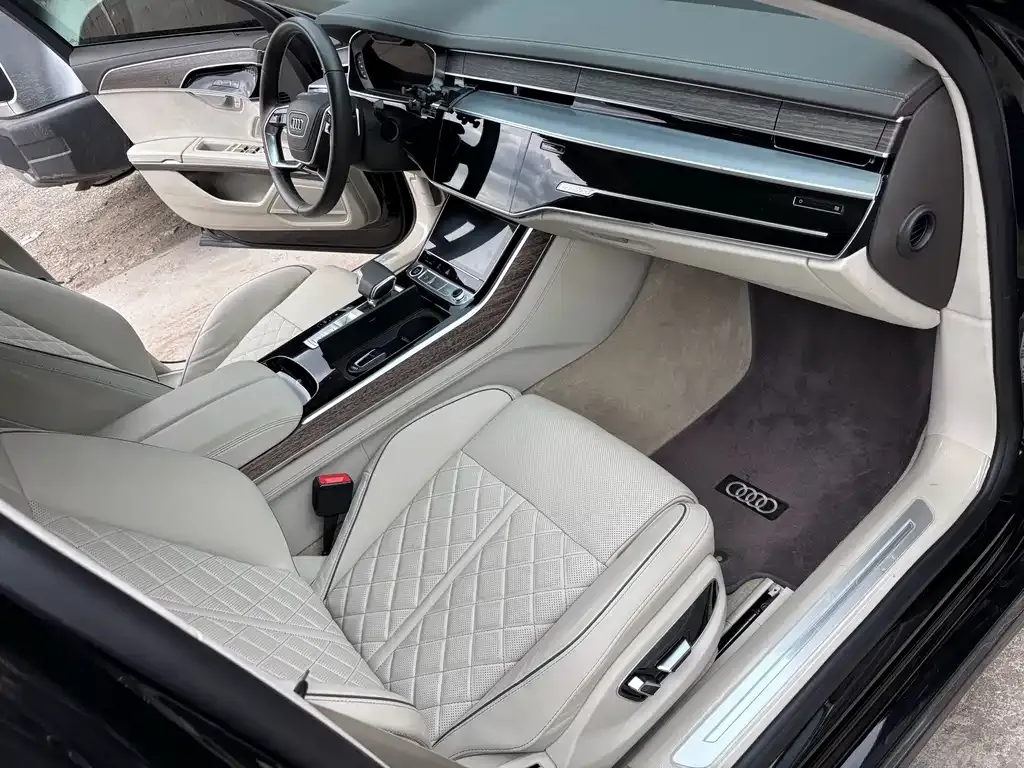 Audi A8 — фото 2