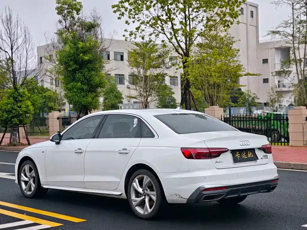 Audi A4L — фото 7