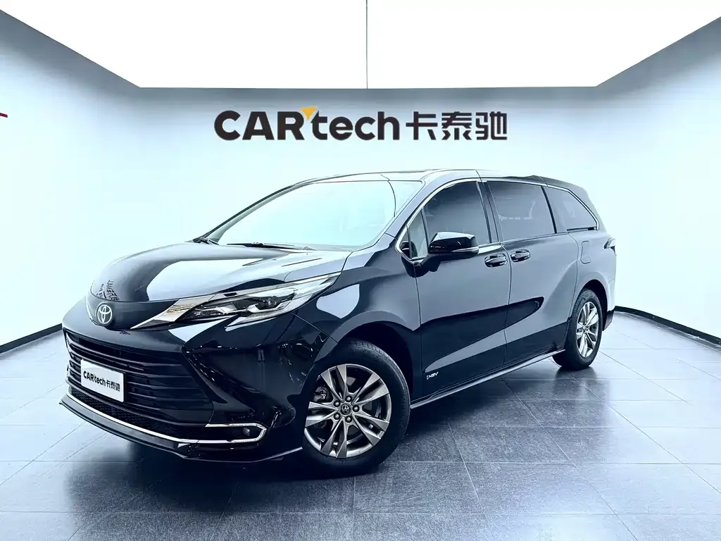 Toyota Sienna — фото 1