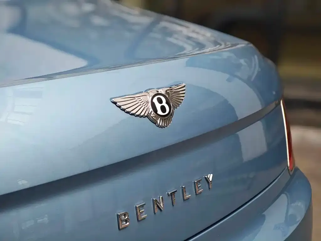 Bentley Flying Spur PHEV — фото 2
