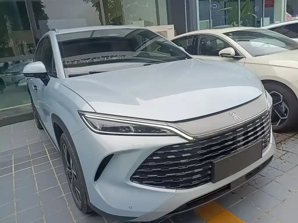 BYD L DM-i — фото 3