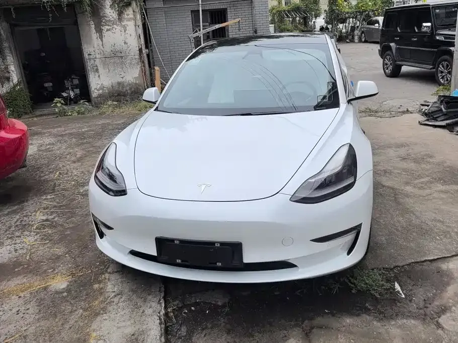 Tesla Model 3 — фото 5