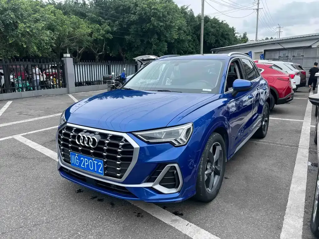 Audi Q3 — фото 1