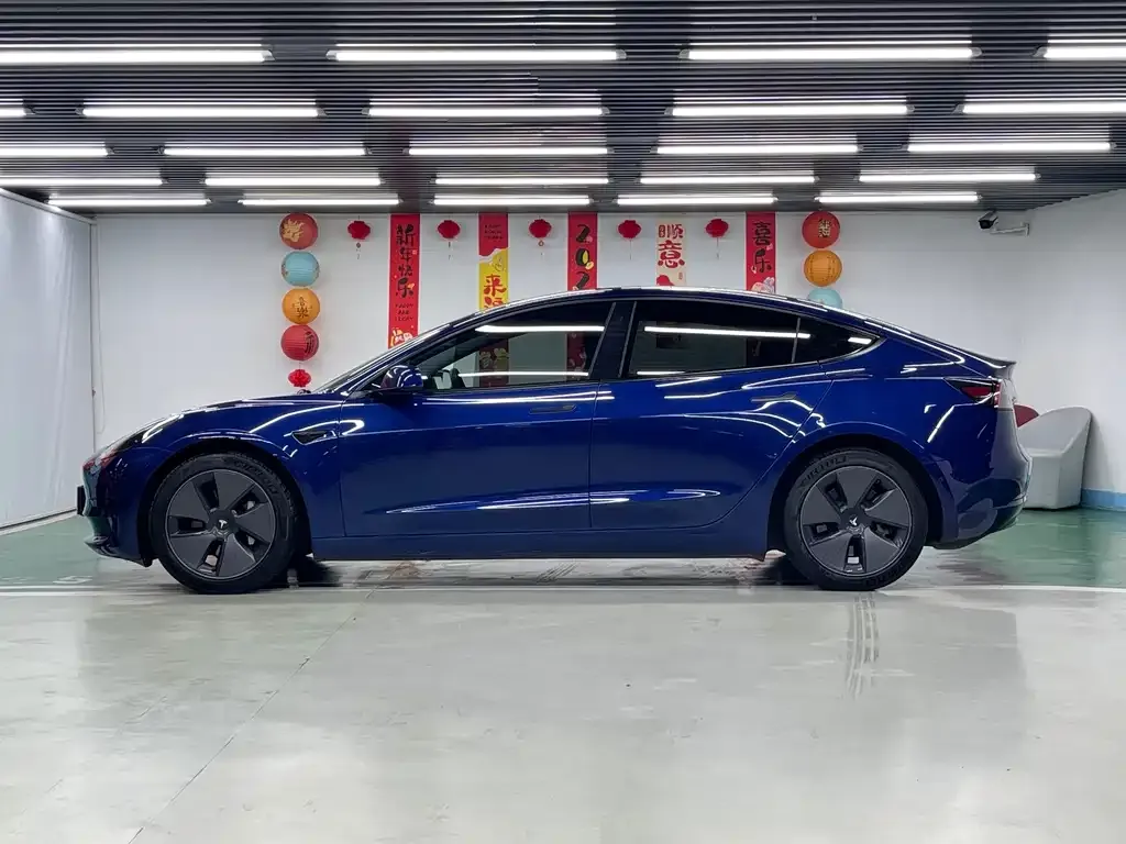 Tesla Model 3 — фото 7