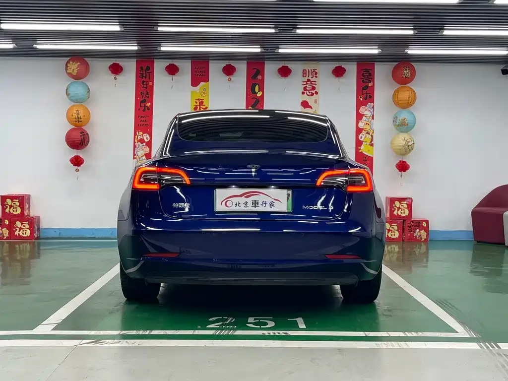 Tesla Model 3 — фото 10