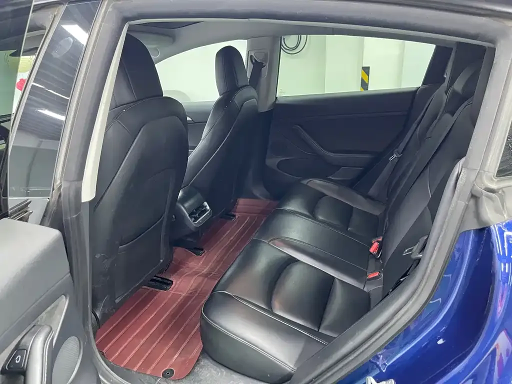 Tesla Model 3 — фото 9