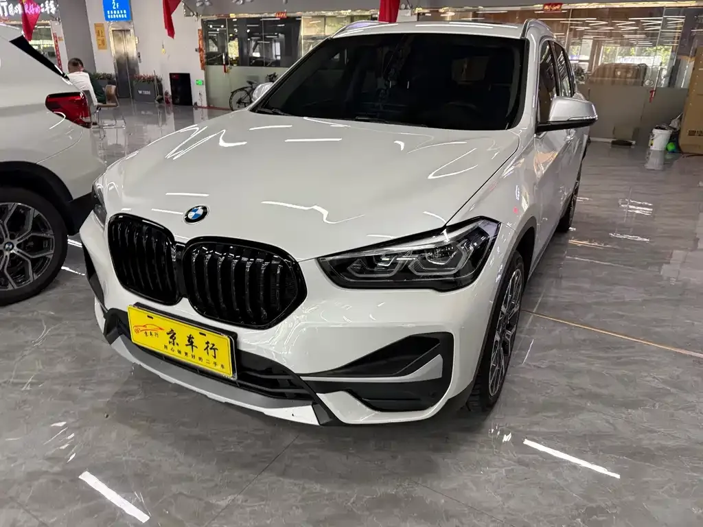 BMW X1 — фото 1