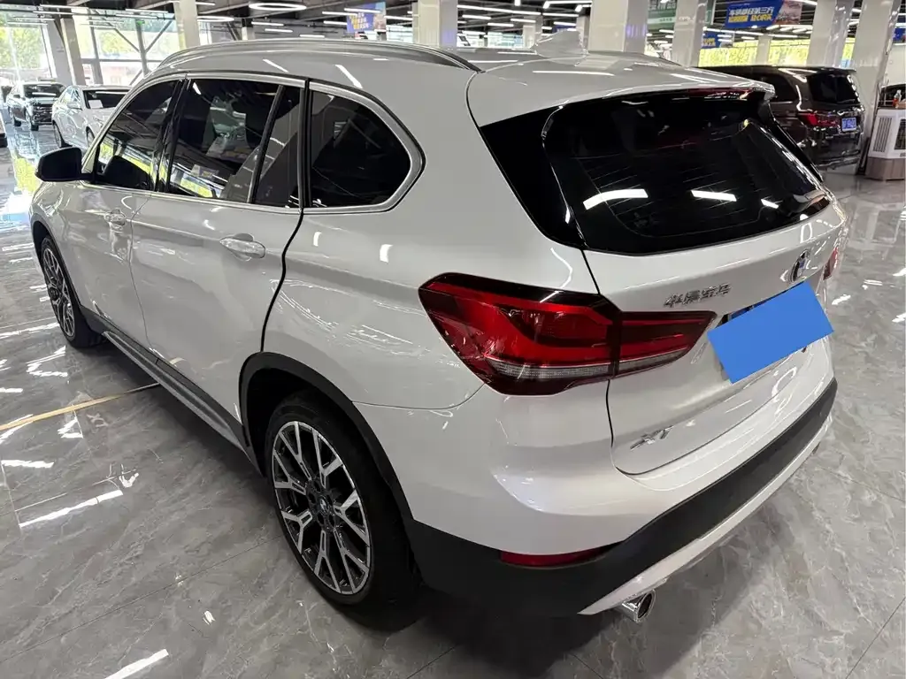 BMW X1 — фото 5