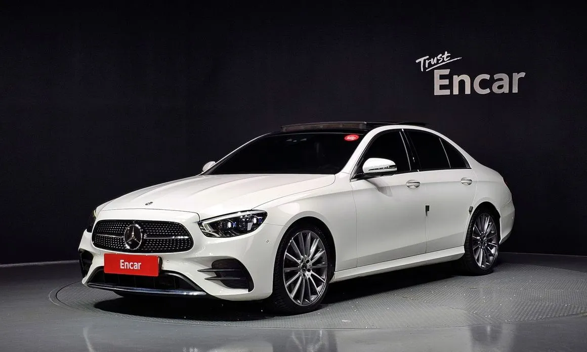 Mercedes-Benz E-Class — фото 1