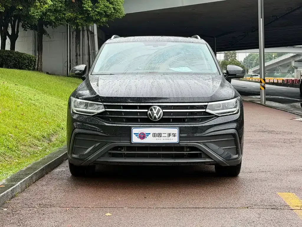 Volkswagen Tiguan L — фото 10