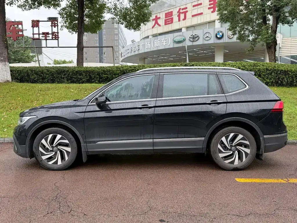 Volkswagen Tiguan L — фото 8