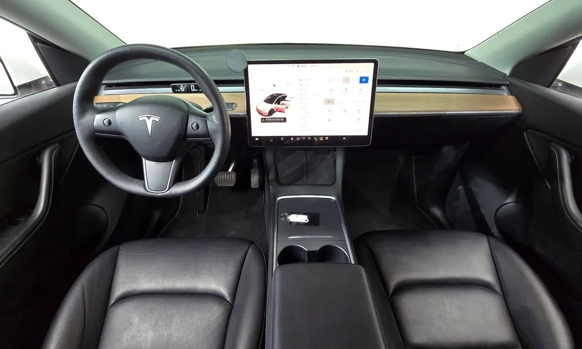Tesla Model Y — фото 4