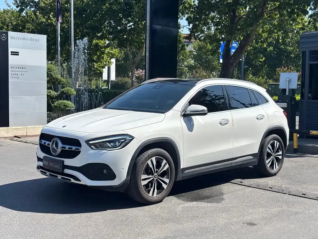 Mercedes-Benz GLA — фото 1