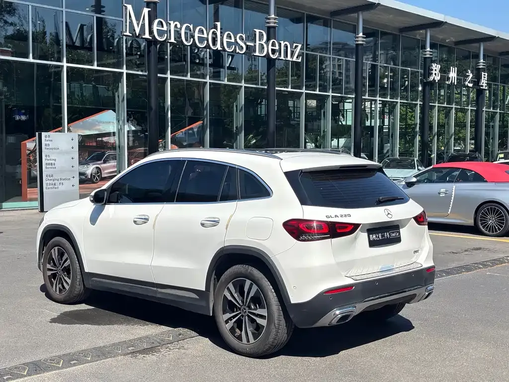 Mercedes-Benz GLA — фото 6