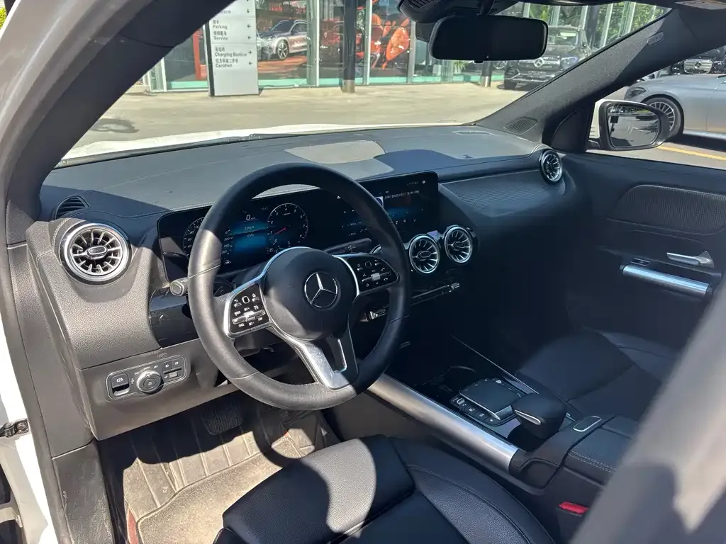 Mercedes-Benz GLA — фото 10