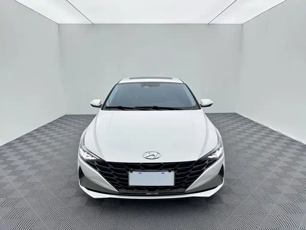 Hyundai Elantra — фото 8