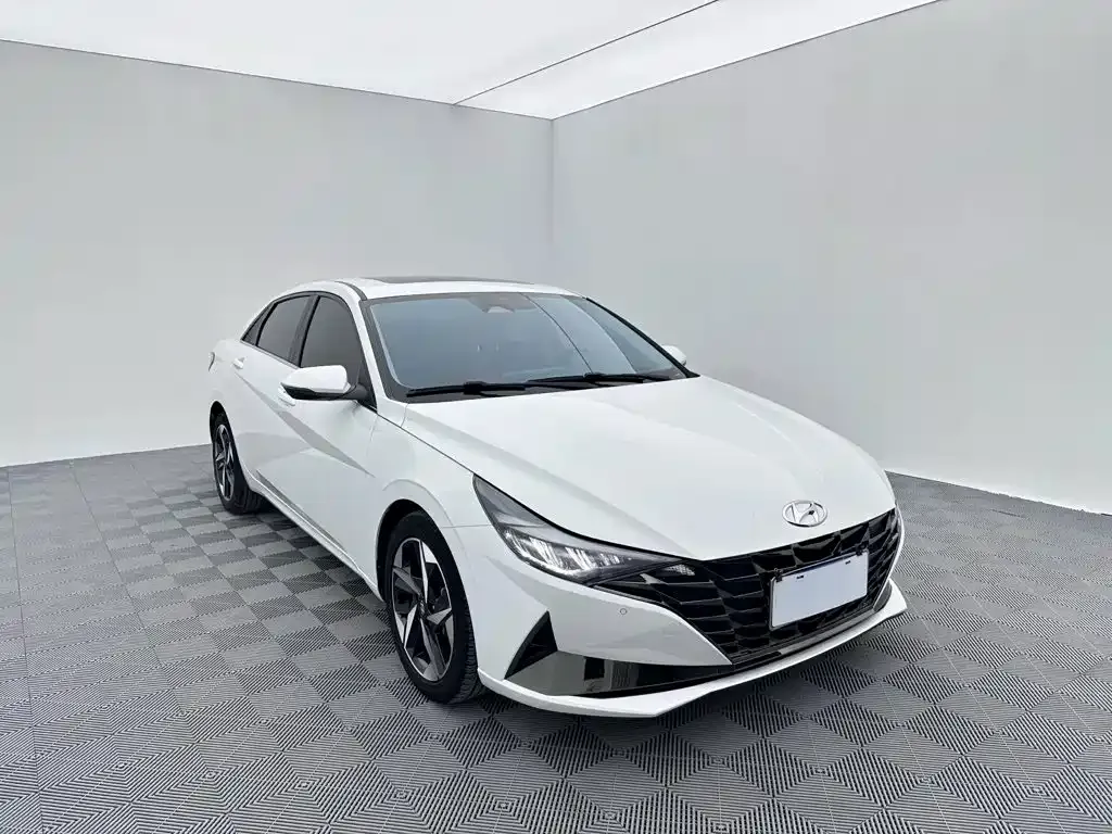 Hyundai Elantra — фото 9