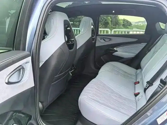 BYD Seal — фото 3