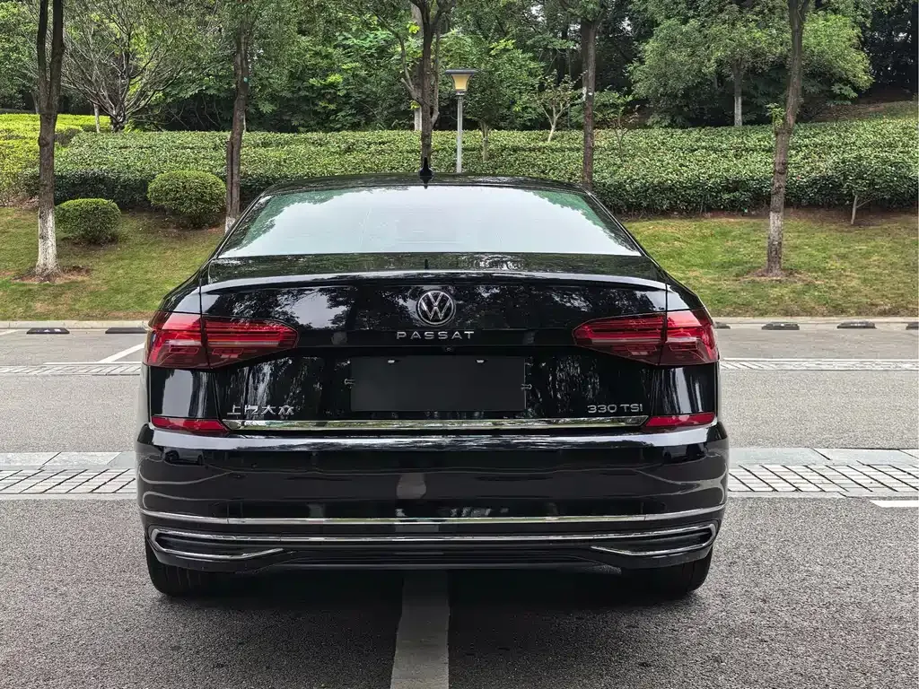 Volkswagen Passat — фото 8