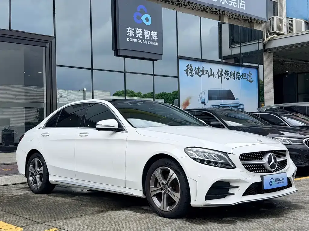 Mercedes-Benz C-Class — фото 1