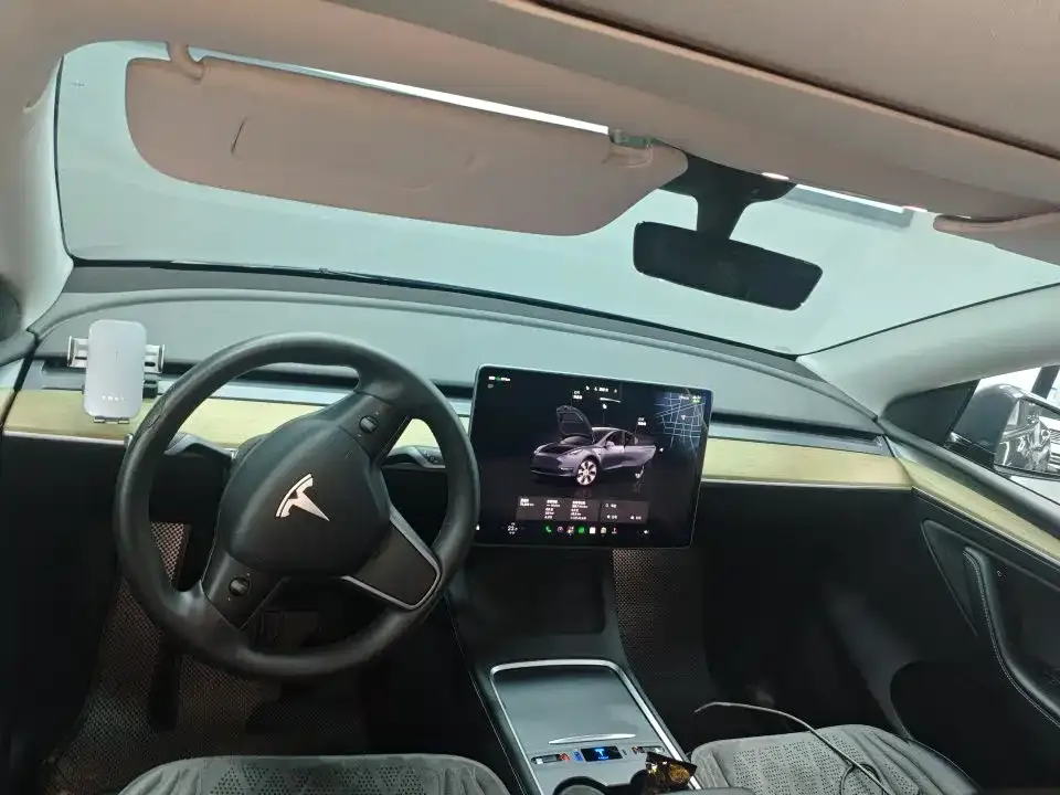 Tesla Model Y — фото 7