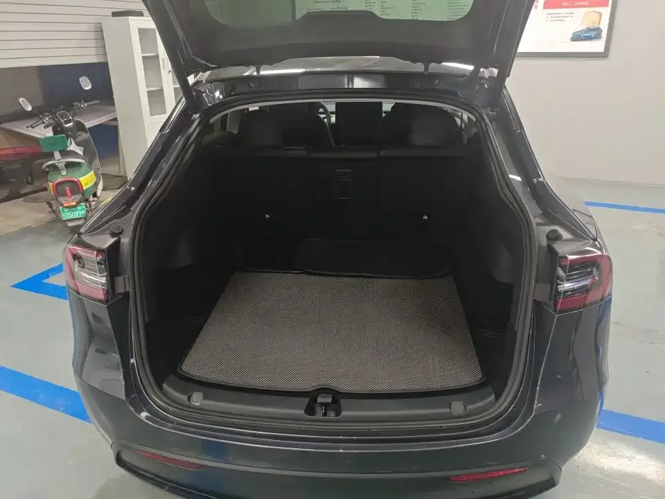 Tesla Model Y — фото 5