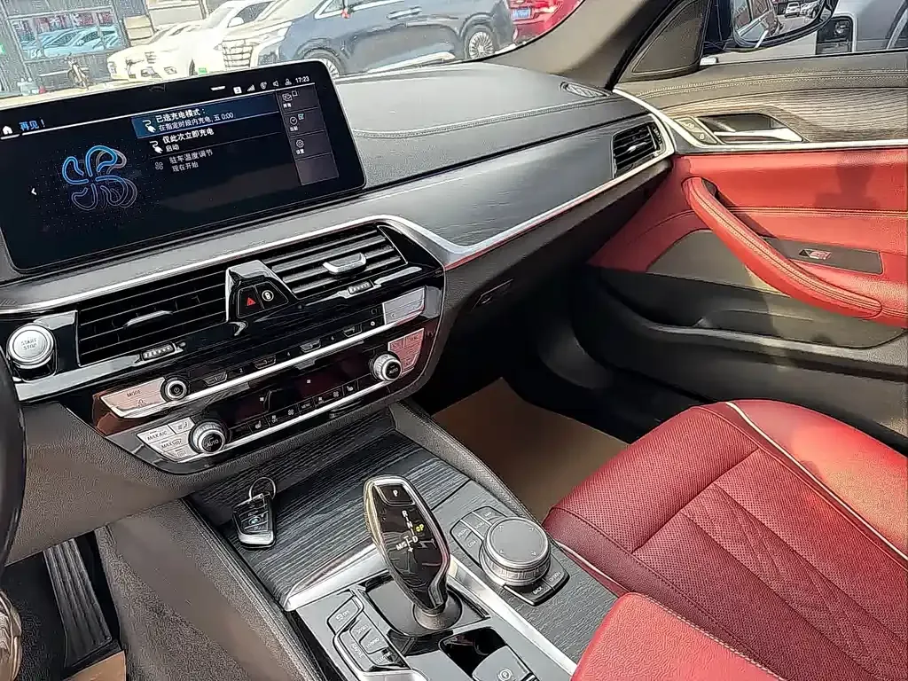 BMW 5 Series New Energy — фото 6