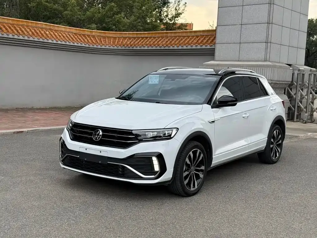Volkswagen T-Roc — фото 1