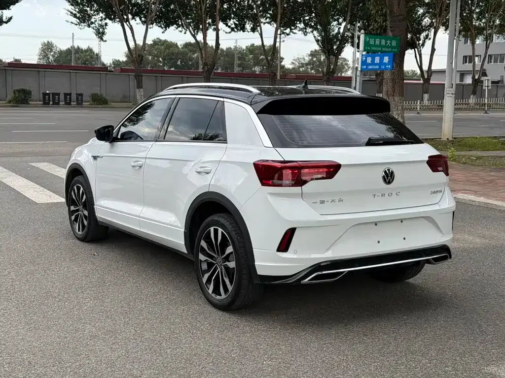Volkswagen T-Roc — фото 10