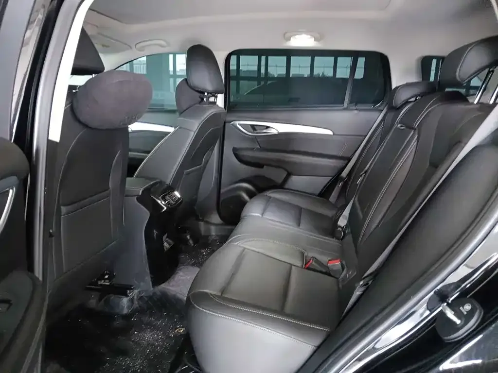 Buick Envision Plus — фото 8
