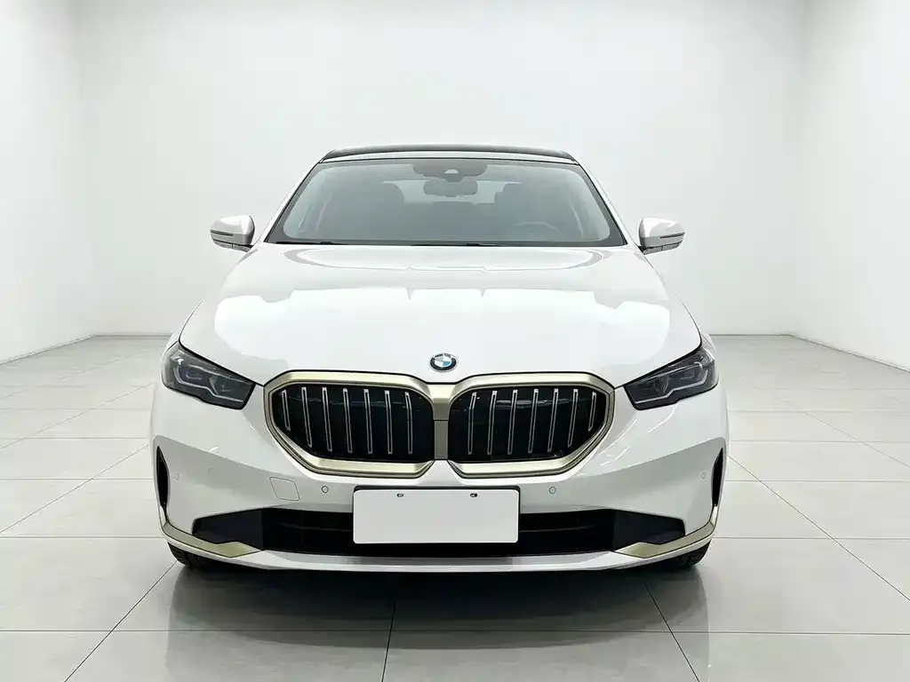 BMW 5 Series — фото 4