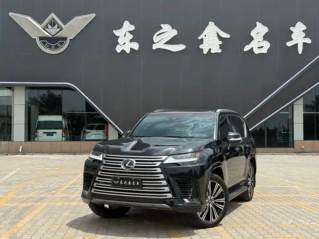 Lexus LX — фото 1