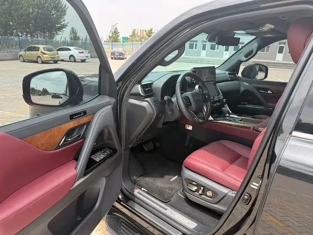 Lexus LX — фото 3