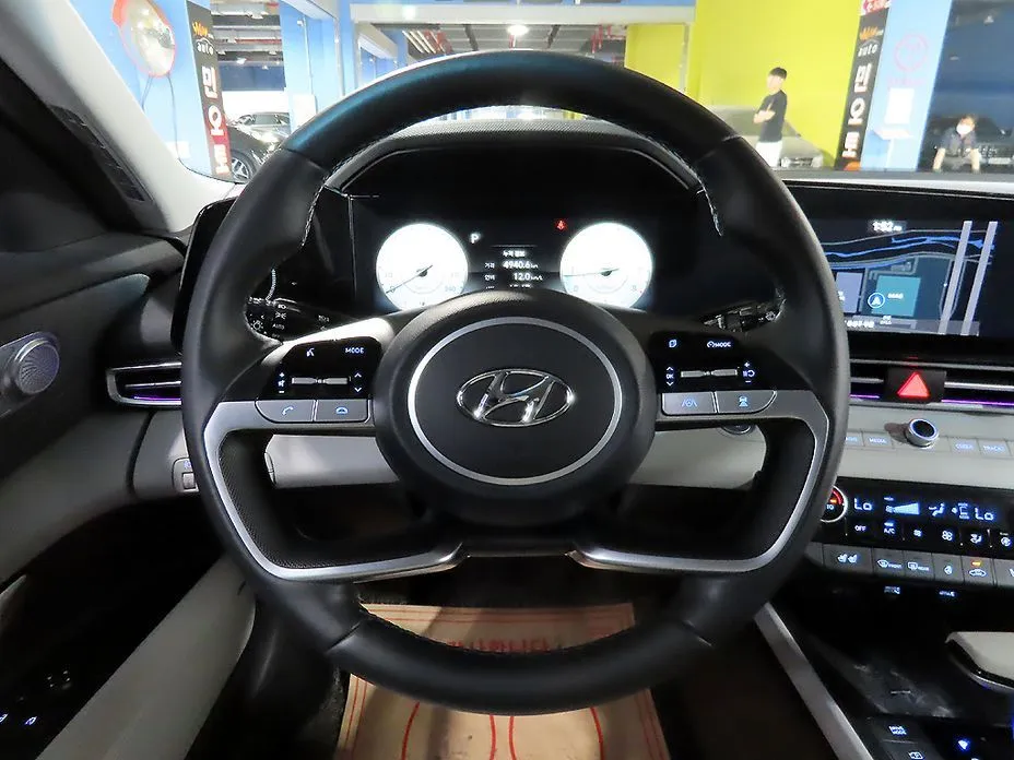 Hyundai AVANTE — фото 8