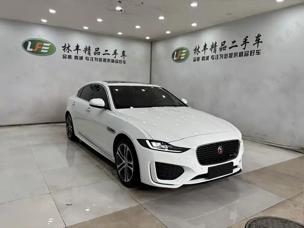 Jaguar XEL — фото 10