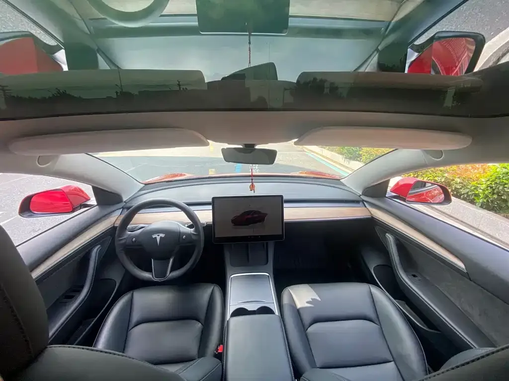 Tesla Model 3 — фото 6