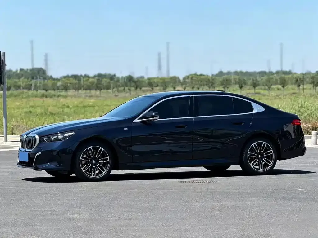 BMW 5 Series — фото 4