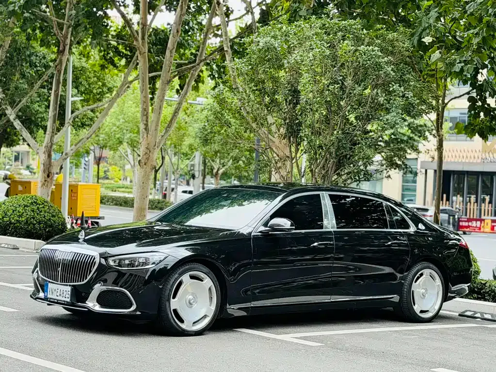 Mercedes-Benz S-Class — фото 1