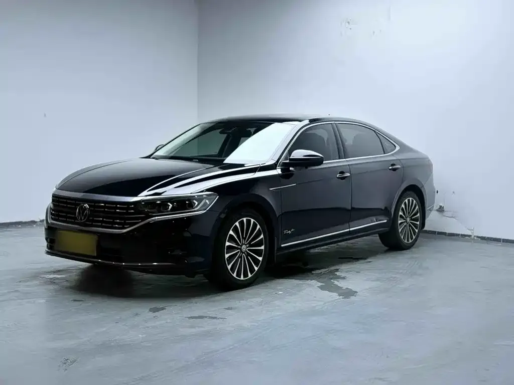 Volkswagen Passat — фото 1