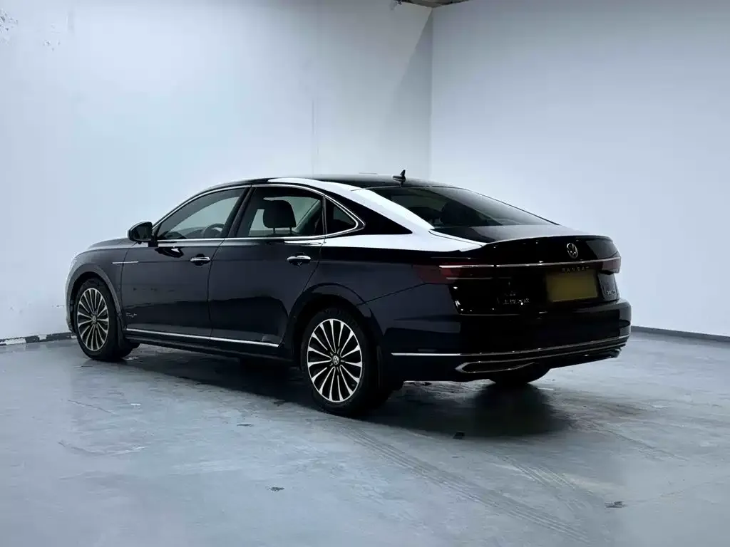 Volkswagen Passat — фото 3