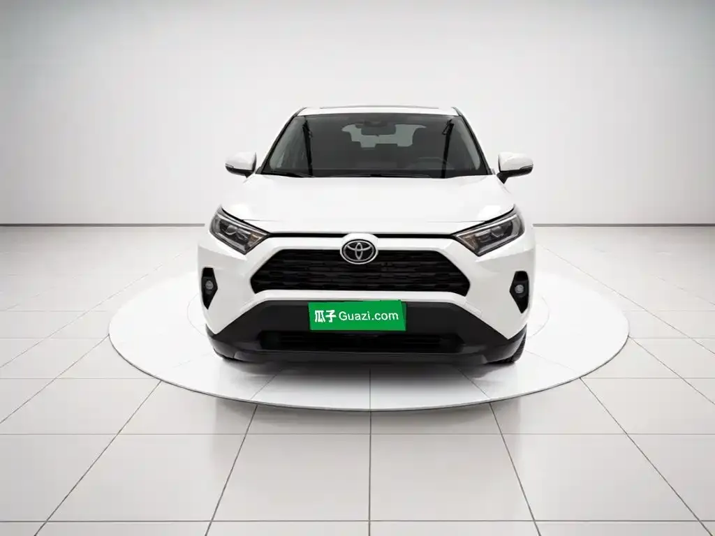 Toyota RAV4 — фото 7