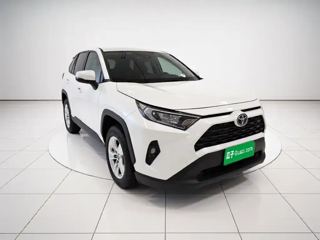 Toyota RAV4 — фото 4