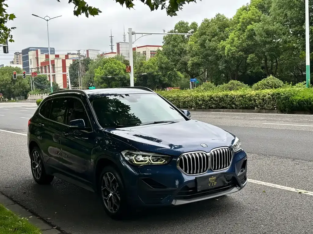 BMW X1 — фото 10