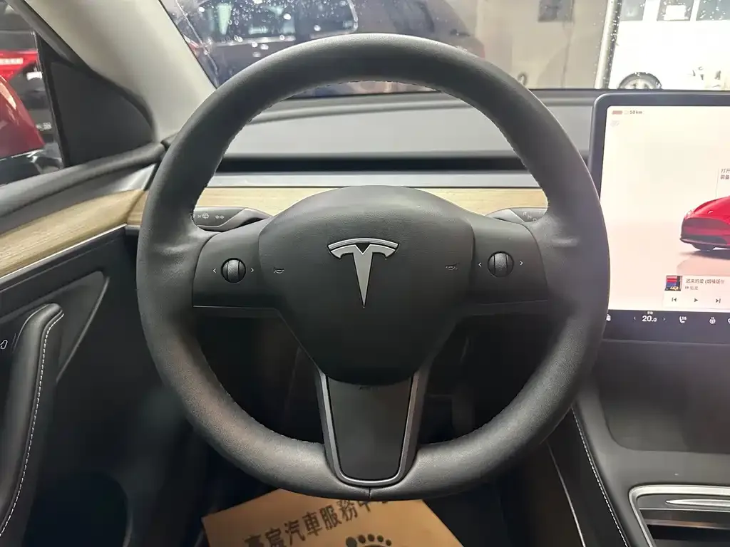 Tesla Model Y — фото 5