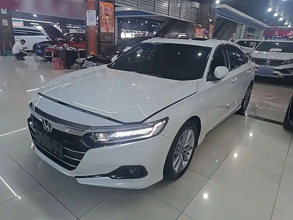 Honda Accord — фото 1