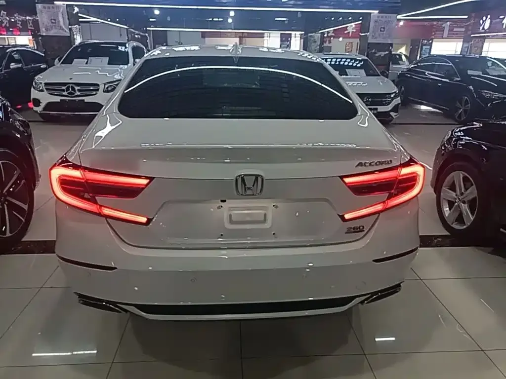 Honda Accord — фото 6
