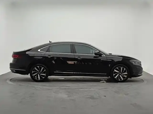 Volkswagen Passat — фото 8