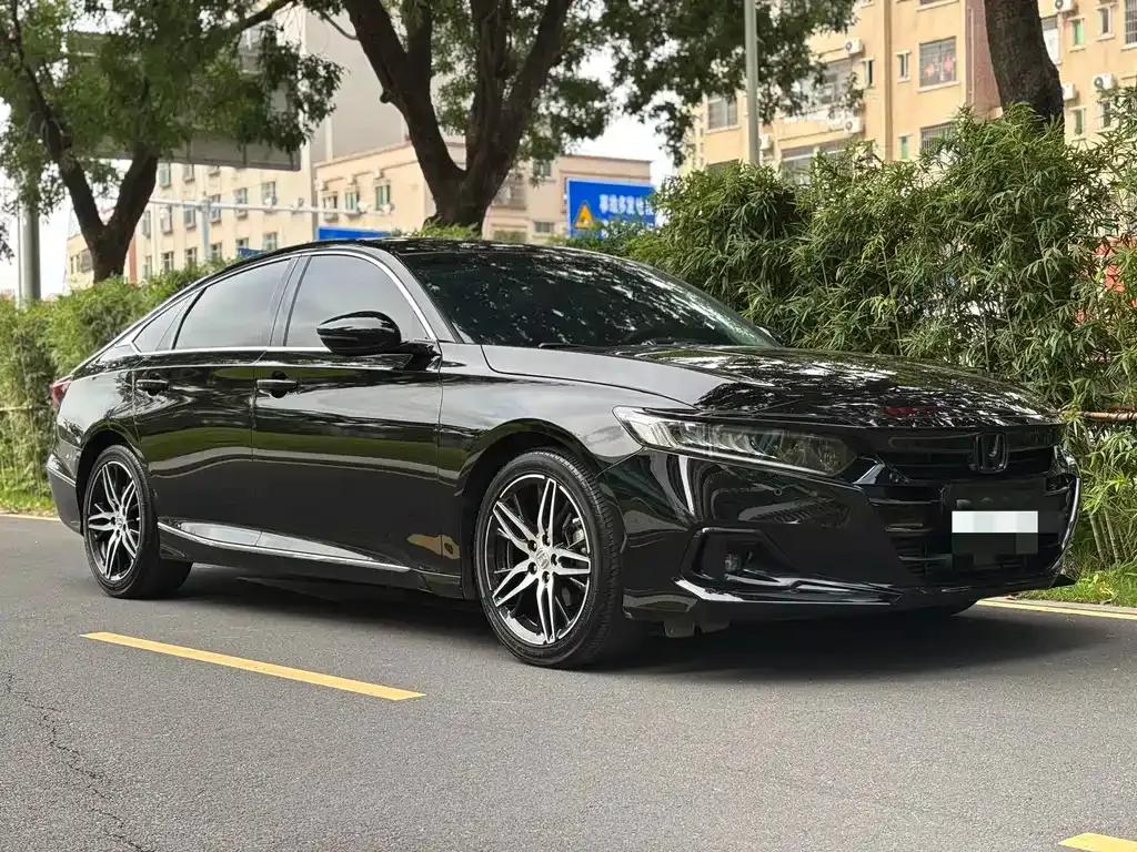 Honda Accord — фото 10
