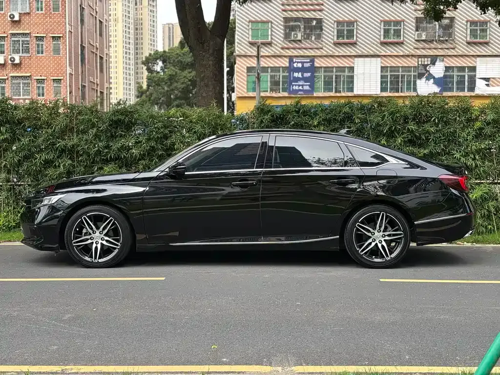 Honda Accord — фото 9