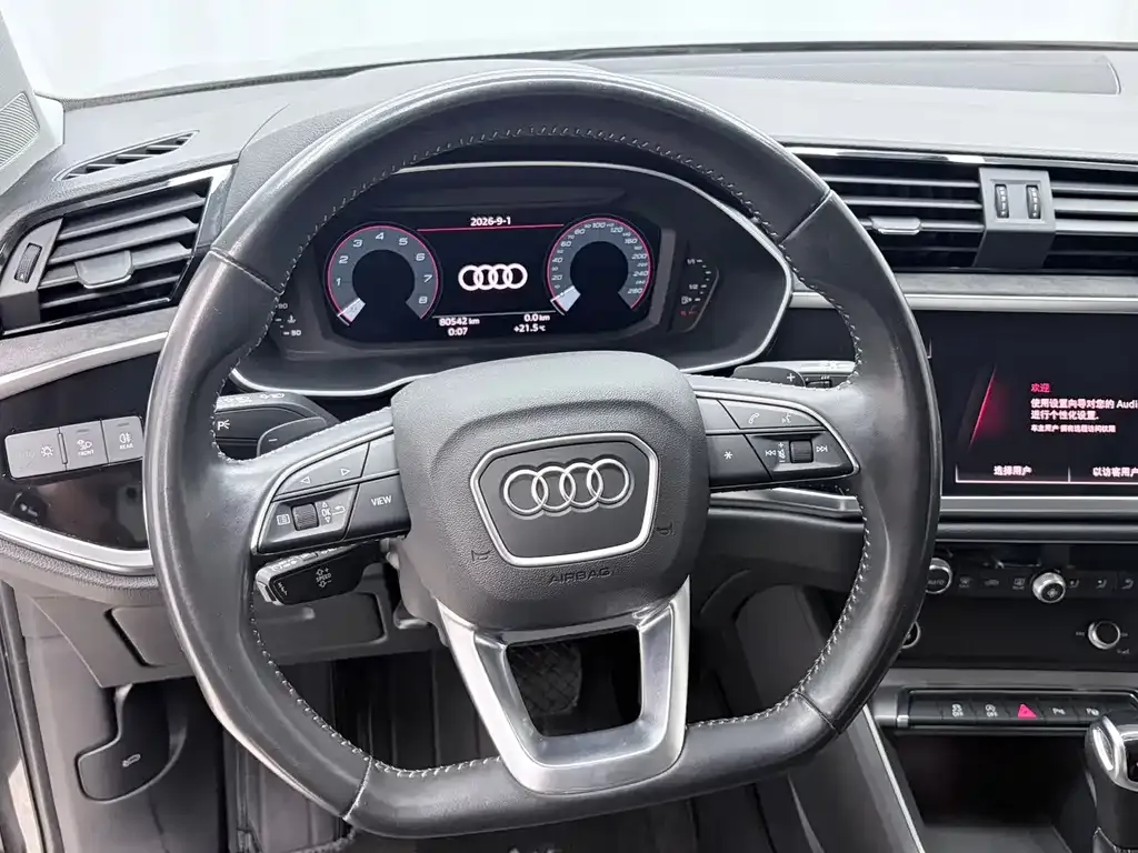 Audi Q3 — фото 10